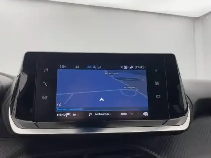 Photo 83 Peugeot 2008  PureTech 100 S&S BVM6