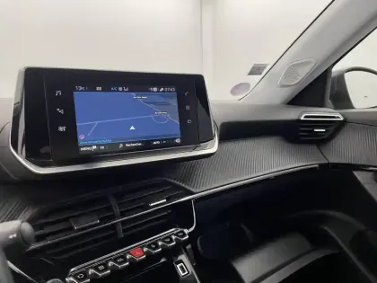 Photo 59 Peugeot 2008  PureTech 100 S&S BVM6