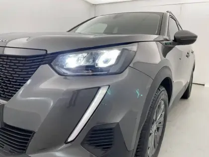 Photo 55 Peugeot 2008  PureTech 100 S&S BVM6