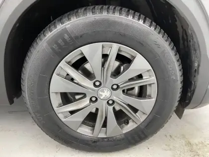 Photo 49 Peugeot 2008  PureTech 100 S&S BVM6