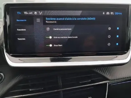 Photo 41 Peugeot 208  Hybrid 100 e-DCS6