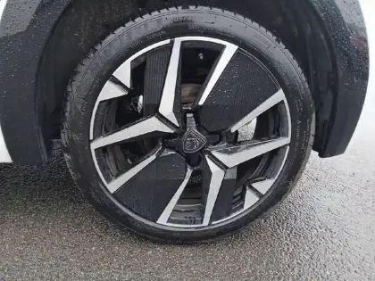 Photo 12 Peugeot 208  Hybrid 100 e-DCS6