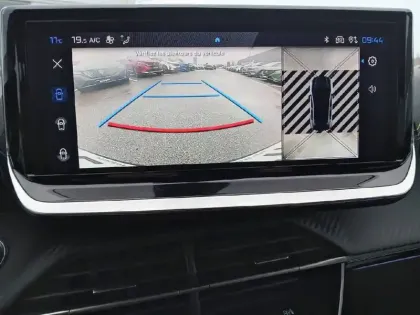 Photo 40 Peugeot 208  Hybrid 100 e-DCS6