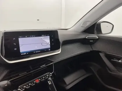 Photo 91 Peugeot 2008  PureTech 130 S&S EAT8