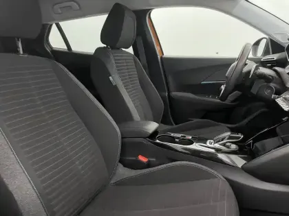 Photo 90 Peugeot 2008  PureTech 130 S&S EAT8