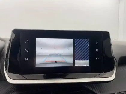 Photo 89 Peugeot 2008  PureTech 130 S&S EAT8