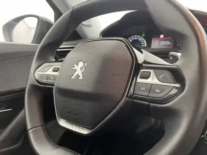 Photo 92 Peugeot 2008  PureTech 130 S&S EAT8