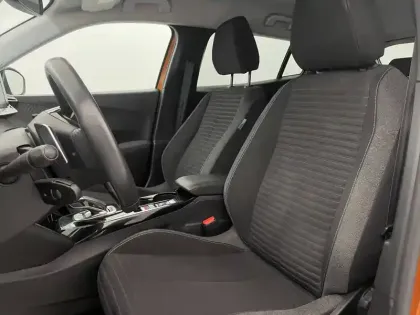 Photo 77 Peugeot 2008  PureTech 130 S&S EAT8