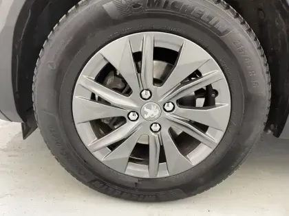 Photo 16 Peugeot 2008  PureTech 130 S&S EAT8