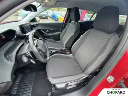 Photo 8 Peugeot 2008  PureTech 130 S&S EAT8