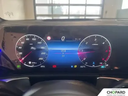 Photo 46 Mercedes GLB  200 d 8G-DCT