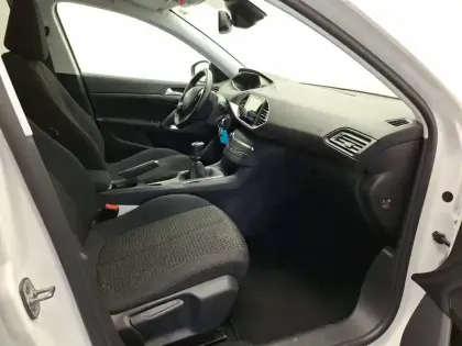 Photo 31 Peugeot 308  PureTech 110ch S&S BVM6