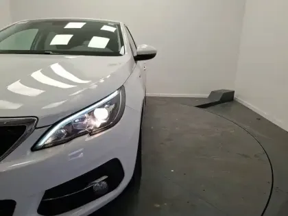 Photo 38 Peugeot 308  PureTech 110ch S&S BVM6