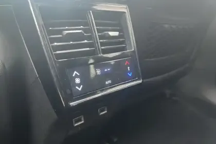 Photo 51 DS DS 7  Hybride Rechargeable E-Tense 360 EAT8 4x4