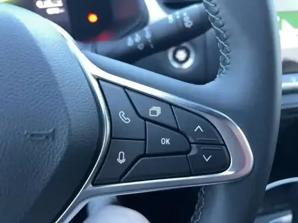 Photo 25 Renault Captur  E-Tech full hybrid 145 ch