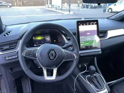Photo 10 Renault Captur  E-Tech full hybrid 145 ch