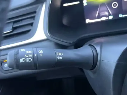 Photo 29 Renault Captur  E-Tech full hybrid 145 ch