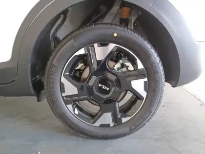 Photo 10 Kia Stonic  1.0 T-GDi 100 ch DCT7