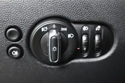 Photo 10 Mini Mini Hatch 5 Portes Cooper 136 ch DKG7