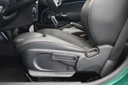 Photo 17 Mini Mini Hatch 5 Portes Cooper 136 ch DKG7