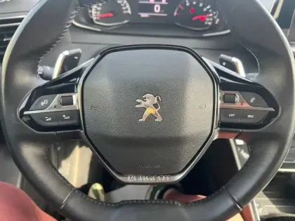 Photo 20 Peugeot 2008 Gén. II Ph1 NG Allure 5