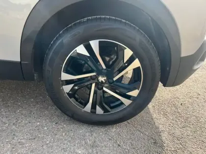 Photo 11 Peugeot 2008 Gén. II Ph1 NG Allure 5