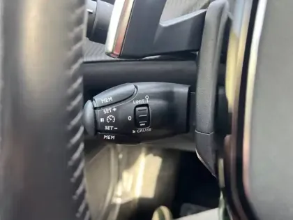 Photo 19 Peugeot 2008 Gén. II Ph1 NG Allure 5