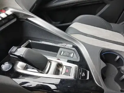 Photo 21 Peugeot 3008 Gén. II Ph1 GT 5