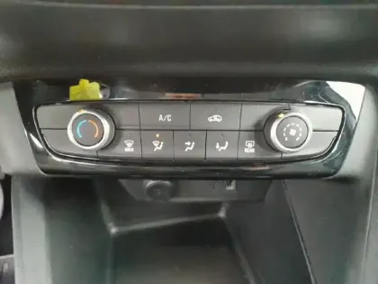 Photo 12 Opel Corsa  1.2 Turbo 100 ch BVM6 Edition