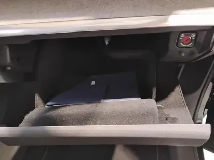 Photo 15 Peugeot 3008  Hybrid4 300 e-EAT8 GT