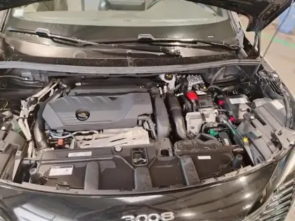 Photo 6 Peugeot 3008  Hybrid4 300 e-EAT8 GT