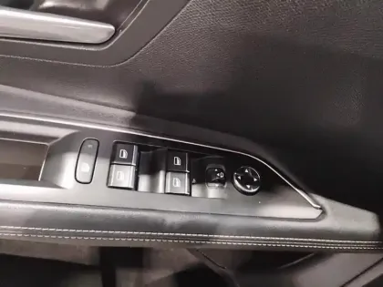 Photo 19 Peugeot 3008  Hybrid4 300 e-EAT8 GT