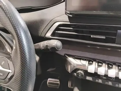 Photo 17 Peugeot 3008  Hybrid4 300 e-EAT8 GT