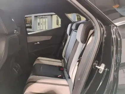 Photo 22 Peugeot 3008  Hybrid4 300 e-EAT8 GT