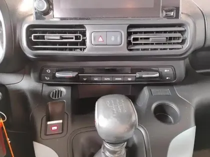 Photo 12 Citroën Berlingo  Taille M BlueHDi 130 S&S BVM6 Shine