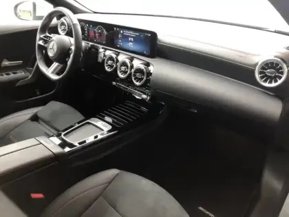 Photo 10 Mercedes CLA  200 Coupé AMG Line 