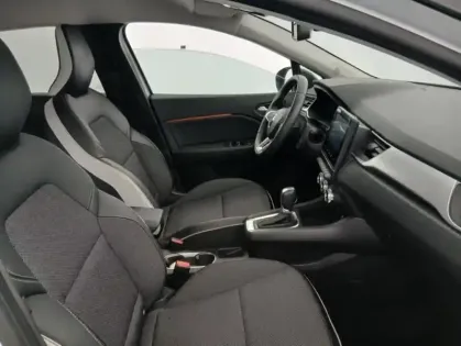 Photo 13 Renault Captur E-Tech 145 - 21 Intens