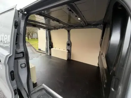 Photo 12 Volkswagen Transporter  Fg Van L1 2.0 TDI 150ch Business