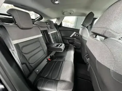 Photo 11 Citroën C4  PureTech 130ch S&S Shine EAT8