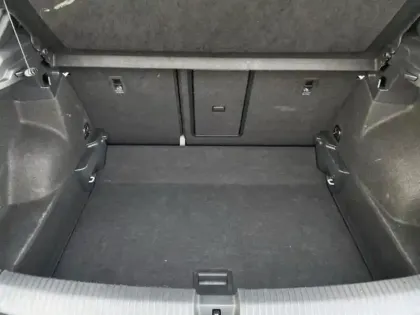 Photo 8 Volkswagen T-roc  1.5 TSI Evo2 150ch R-Line Edition DSG7