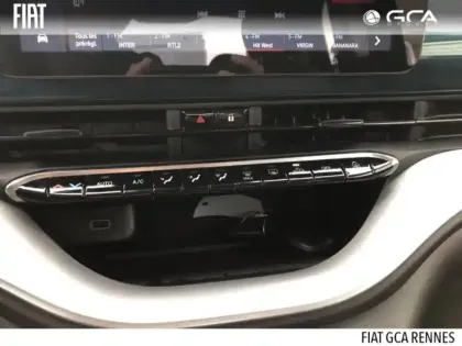 Photo 12 Fiat 500  3+1 e 118ch Icône