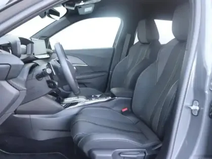 Photo 8 Peugeot 2008  1.2 PureTech 130ch S&S GT EAT8