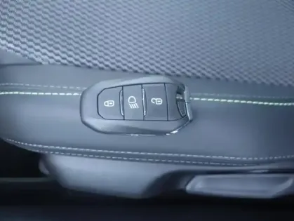 Photo 14 Peugeot 2008  1.2 PureTech 130ch S&S GT EAT8