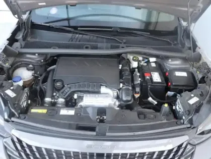 Photo 11 Peugeot 2008  1.2 PureTech 130ch S&S GT EAT8