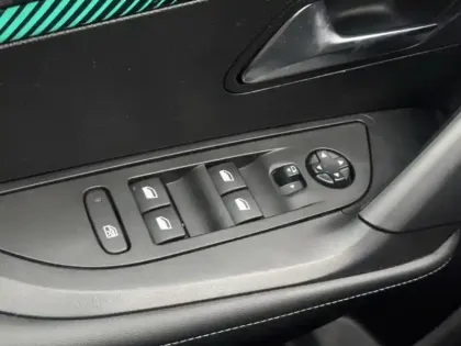 Photo 10 Peugeot 2008  1.5 BlueHDi 130ch S&S Allure EAT8 125g