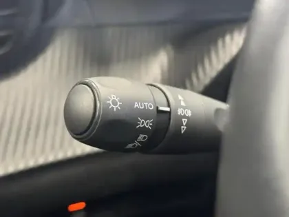 Photo 12 Peugeot 2008  1.5 BlueHDi 130ch S&S Allure EAT8 125g