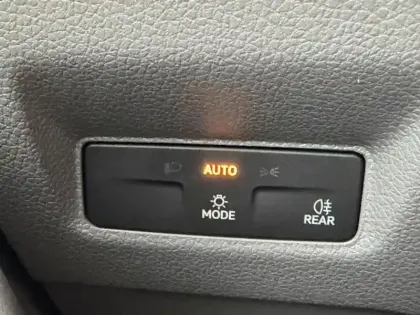 Photo 10 Volkswagen Crafter  Fg 35 L3H3 2.0 TDI 140ch Business Traction BVA8