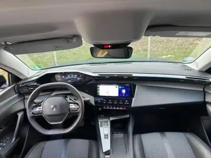 Photo 8 Peugeot 308  SW 1.2 130ch S&S Allure EAT8 - Attelage