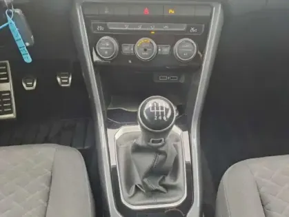 Photo 13 Volkswagen T-roc  1.0 TSI 115ch IQ.Drive 113g Euro6d-T