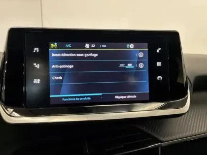 Photo 13 Peugeot 208  e- 136ch Active